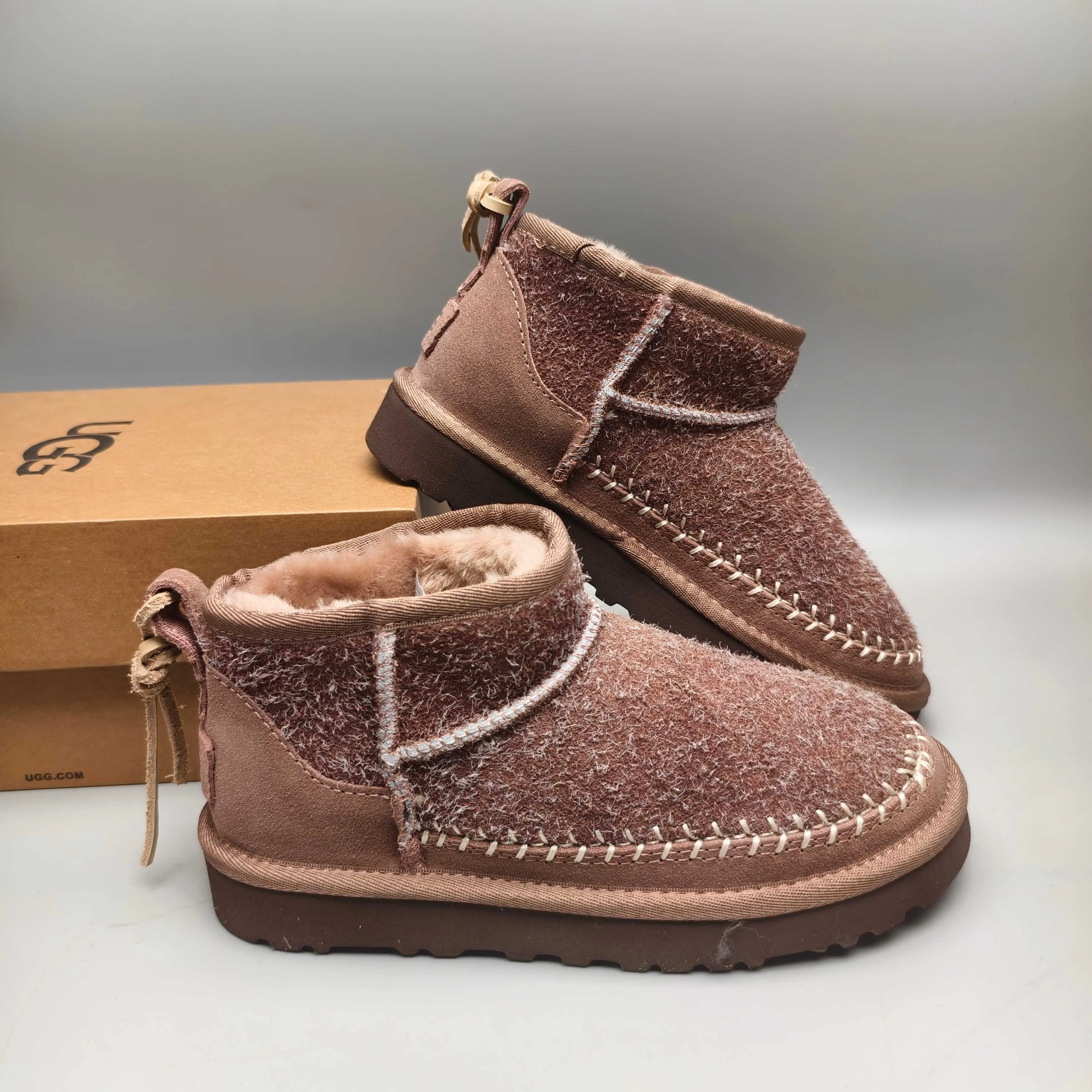 💰520 UGG sheepskin all-in-one snow boots 1538 Features anti-suede back strap women's shoes Color: sand brown Matching size: 35-40